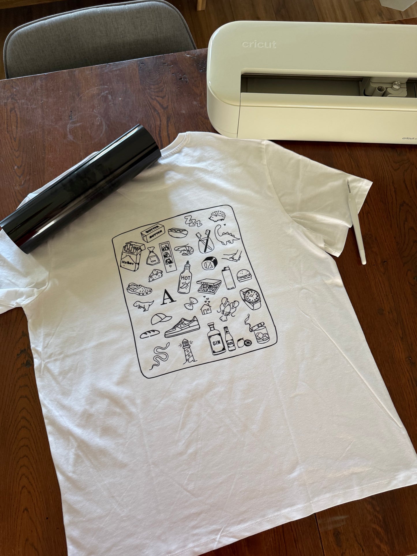 T-shirt Personnalisé avec Illustration Doodle Sur Mesure | Cadeau Unique